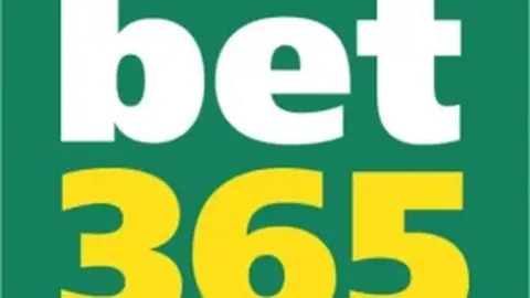 太阳内线巨头实力绽放，却遭战术束缚，出场时辰寥寥